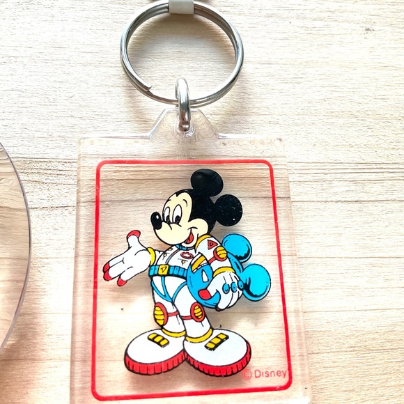 Vintage Mickey Mouse key chains lot 3 10th anniversary space Mickey Disney new - Picture 4 of 5